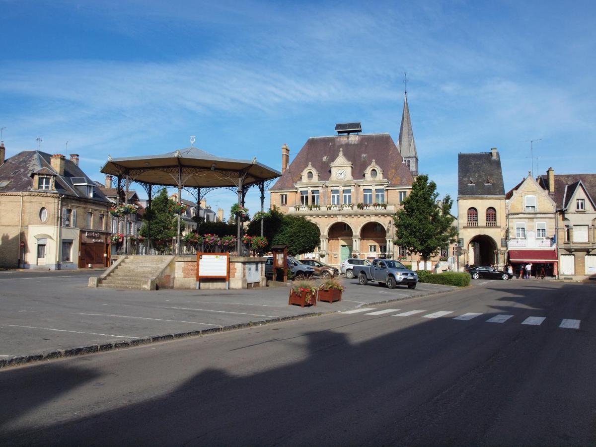 Camping Le Vallage Attigny Exterior foto