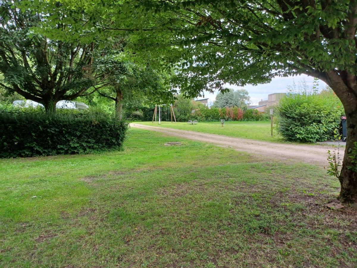 Camping Le Vallage Attigny Exterior foto